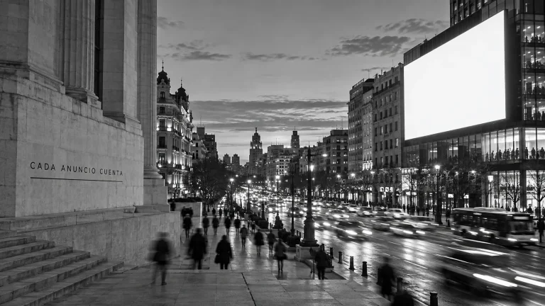 Lee más sobre el artículo Relaciones públicas vs. publicidad: diferencias y cómo trabajan juntas